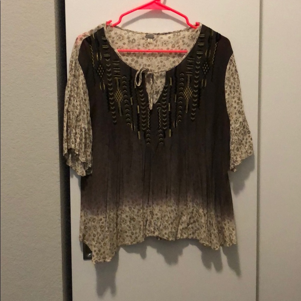Buckle Short Sleeve Blouse